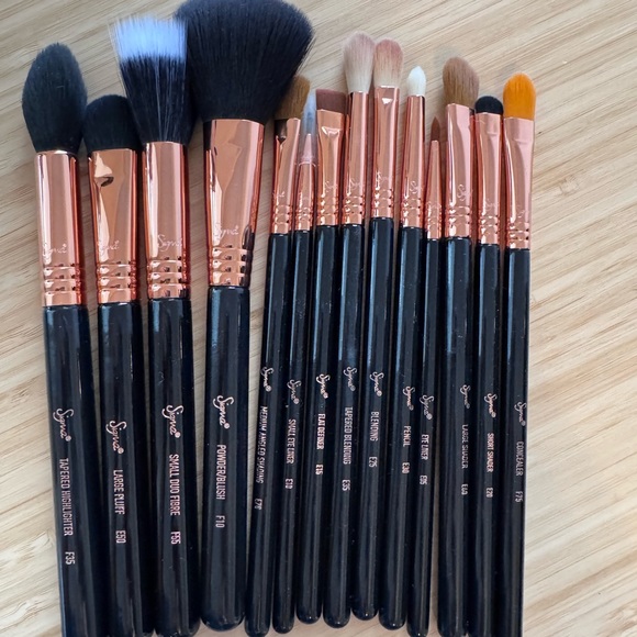 Sigma Beauty Copper Makeup Brush Set with Case - Picture 5 of 9